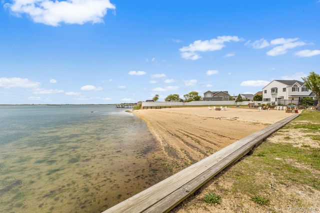 47 Clinton Place, Massapequa, NY 11758