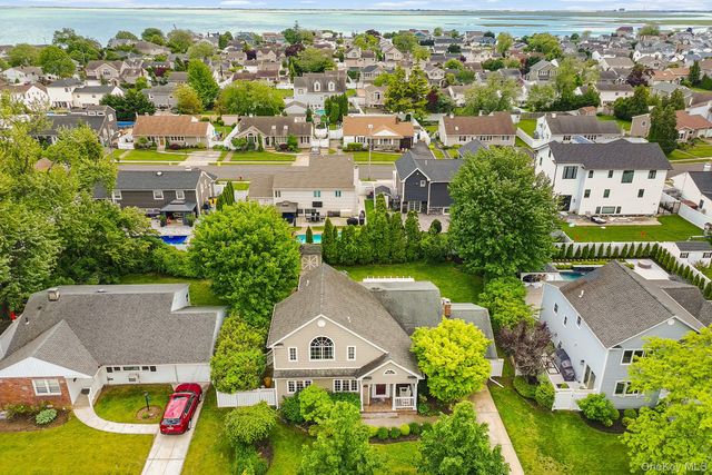 47 Clinton Place, Massapequa, NY 11758