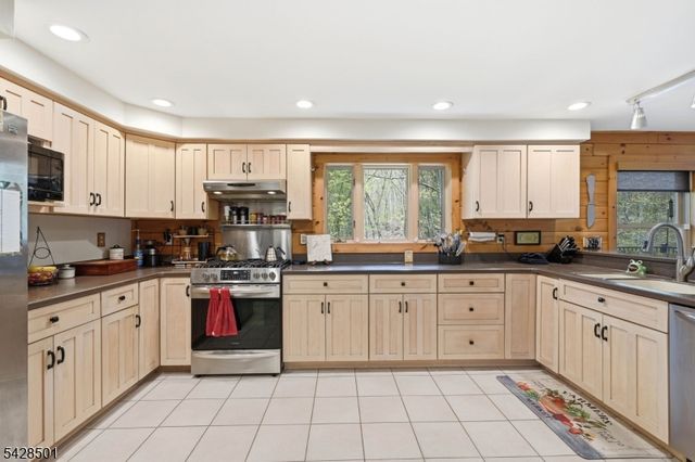 127 Jacobs Rd, Rockaway Twp., NJ 07435