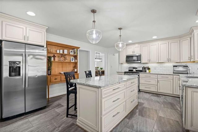 2808 Beverly Hills Drive, Marietta, GA 30068