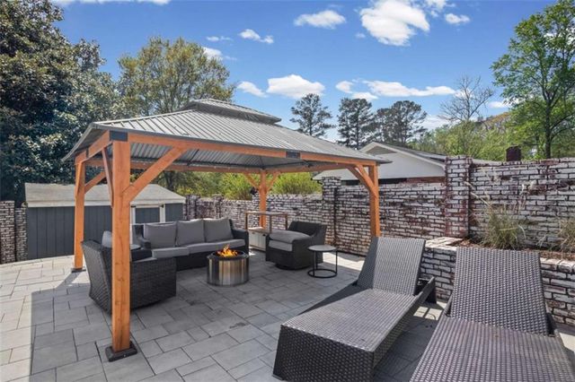 2808 Beverly Hills Drive, Marietta, GA 30068