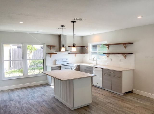 444 HUNTER CIRCLE, Kissimmee, FL 34758