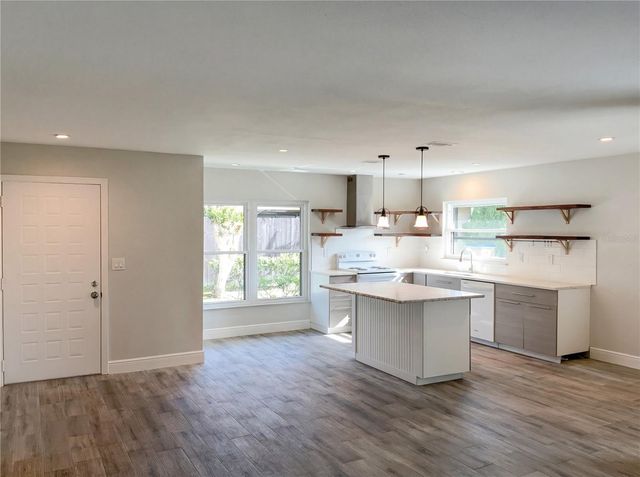 444 HUNTER CIRCLE, Kissimmee, FL 34758