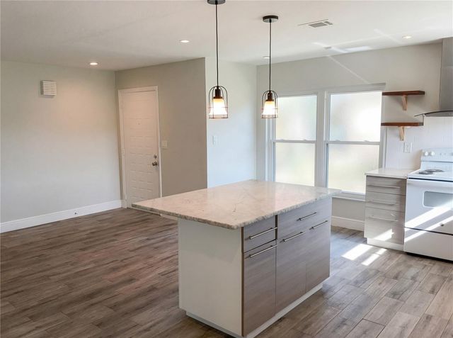 444 HUNTER CIRCLE, Kissimmee, FL 34758