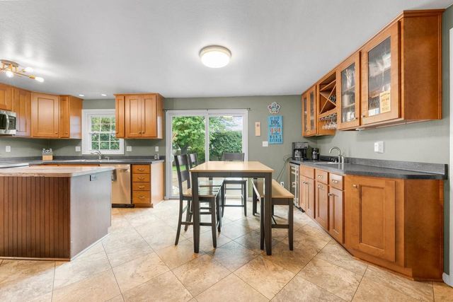 2910 GRANDE, Green Bay, WI 54301