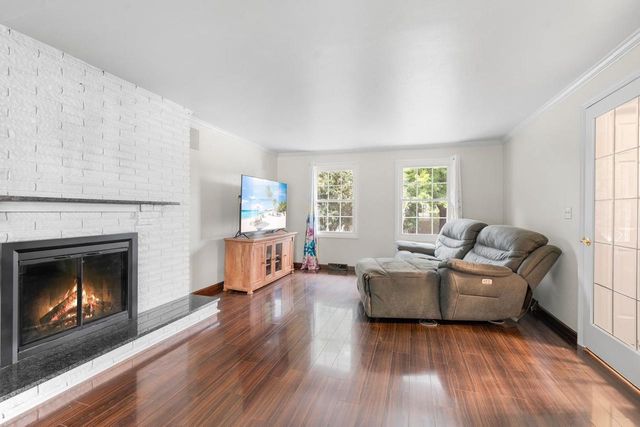 2910 GRANDE, Green Bay, WI 54301