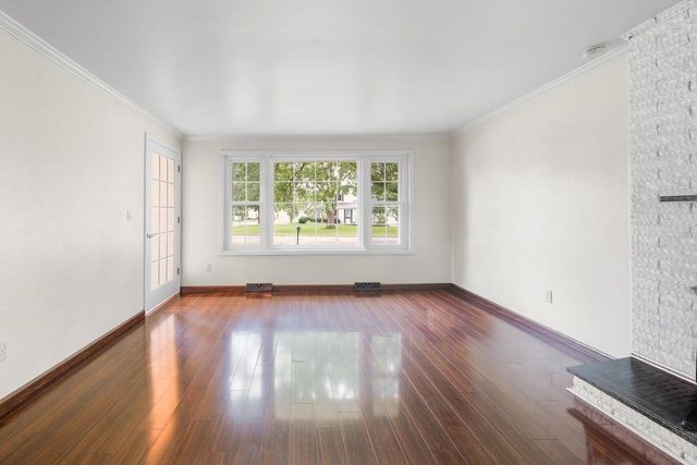 2910 GRANDE, Green Bay, WI 54301
