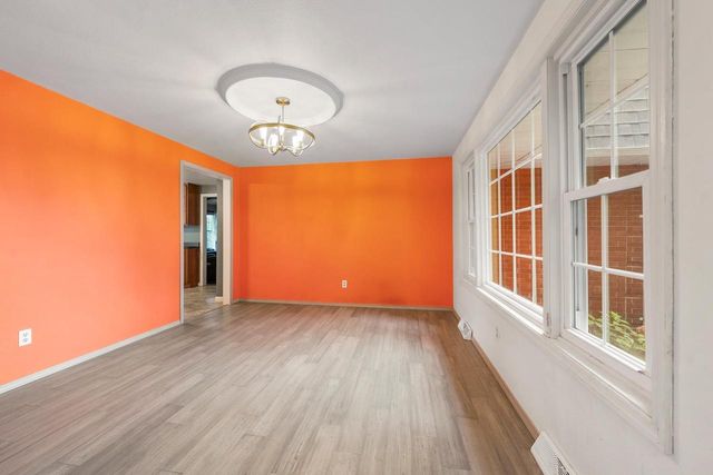 2910 GRANDE, Green Bay, WI 54301
