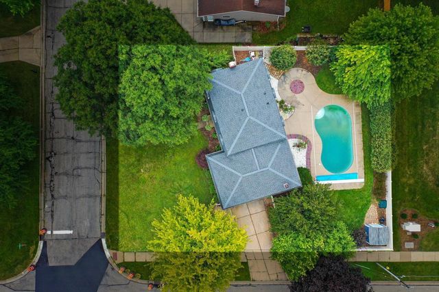 2910 GRANDE, Green Bay, WI 54301