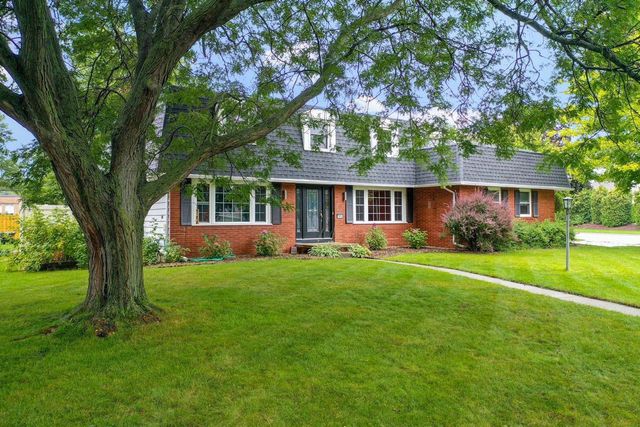 2910 GRANDE, Green Bay, WI 54301