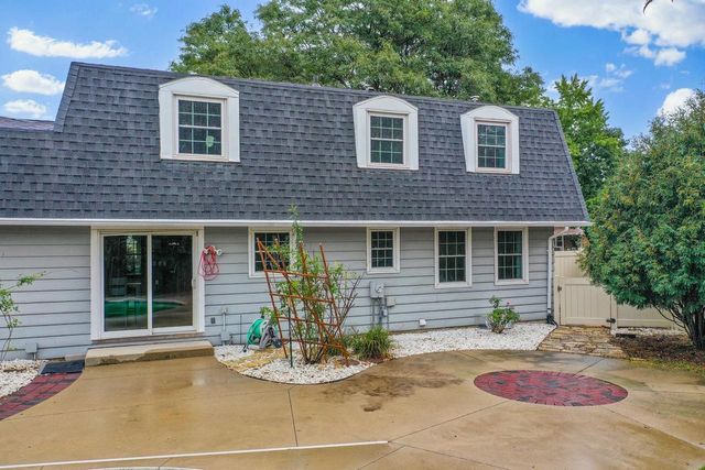 2910 GRANDE, Green Bay, WI 54301
