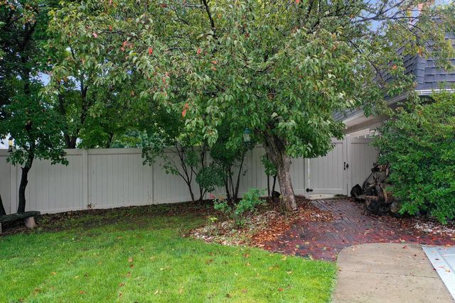 2910 GRANDE, Green Bay, WI 54301