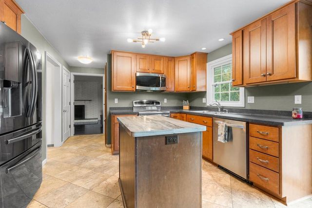 2910 GRANDE, Green Bay, WI 54301
