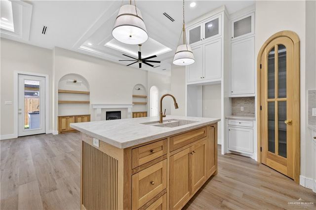 5801 N Rayo Del Sol Street, Edinburg, TX 78542