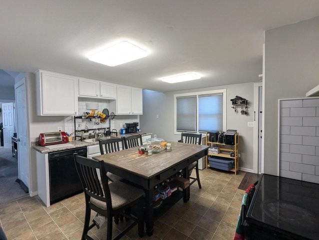 1700 43rd STREET, Kenosha, WI 53140