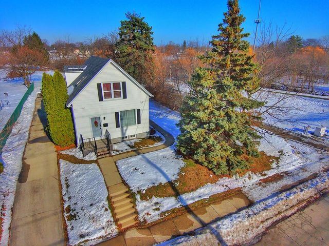 1700 43rd STREET, Kenosha, WI 53140