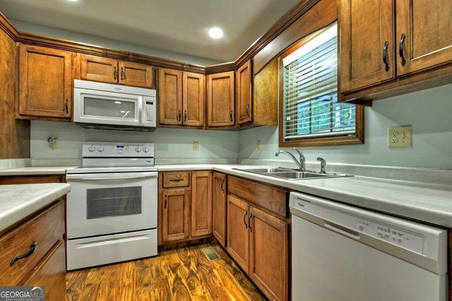 293 James Drive, Ellijay, GA 30540