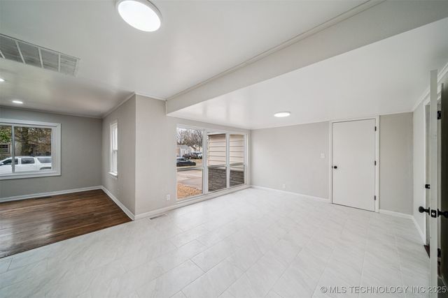 5733 E 4th Street, Tulsa, OK 74112