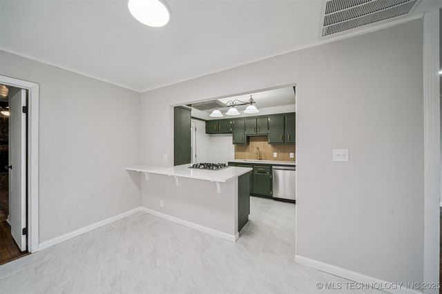 5733 E 4th Street, Tulsa, OK 74112