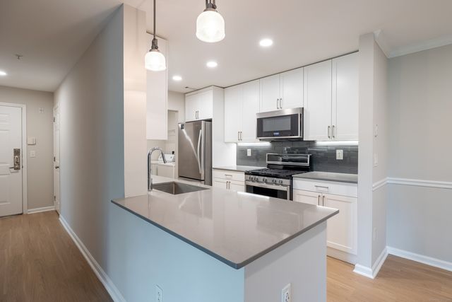100 East Avalon Drive 4122, New Canaan, CT 06840