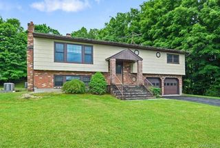 28 Peter Bush Drive, Monroe, NY 10950