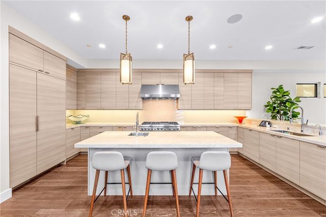621 Frankfort Avenue, Huntington Beach, CA 92648