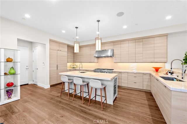 621 Frankfort Avenue, Huntington Beach, CA 92648