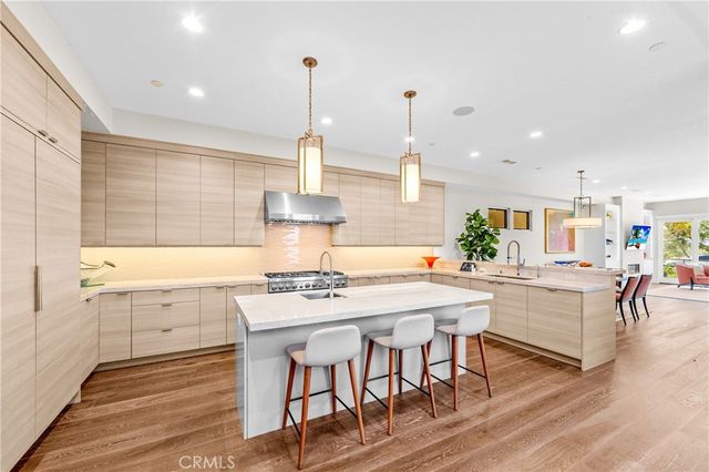 621 Frankfort Avenue, Huntington Beach, CA 92648