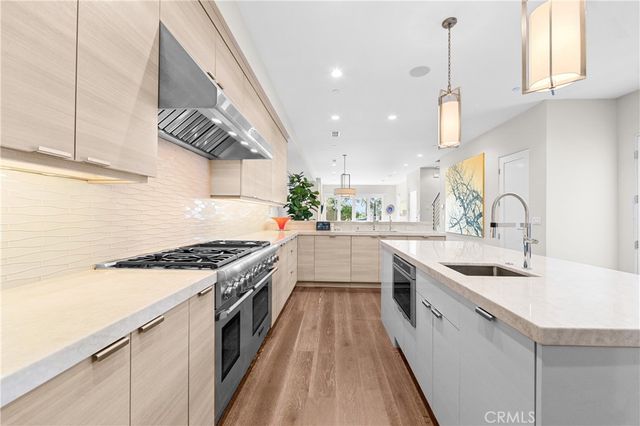 621 Frankfort Avenue, Huntington Beach, CA 92648