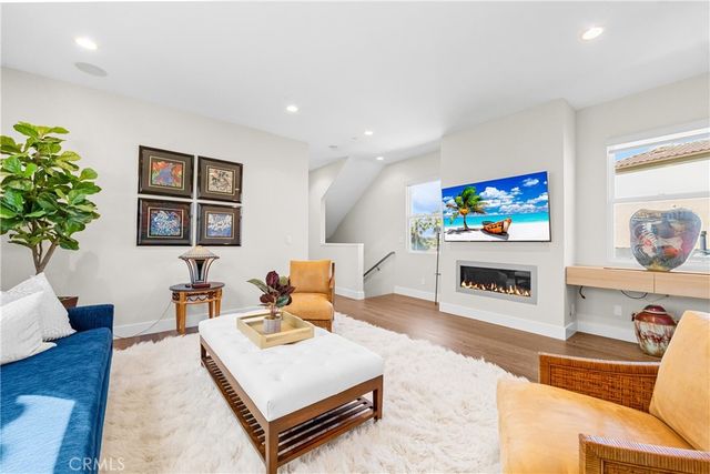 621 Frankfort Avenue, Huntington Beach, CA 92648