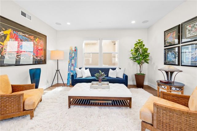 621 Frankfort Avenue, Huntington Beach, CA 92648