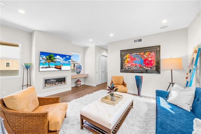 621 Frankfort Avenue, Huntington Beach, CA 92648