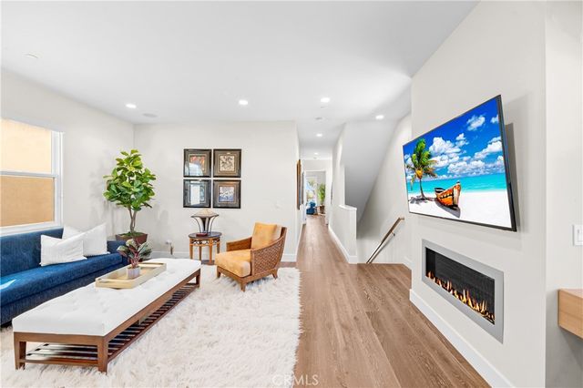 621 Frankfort Avenue, Huntington Beach, CA 92648