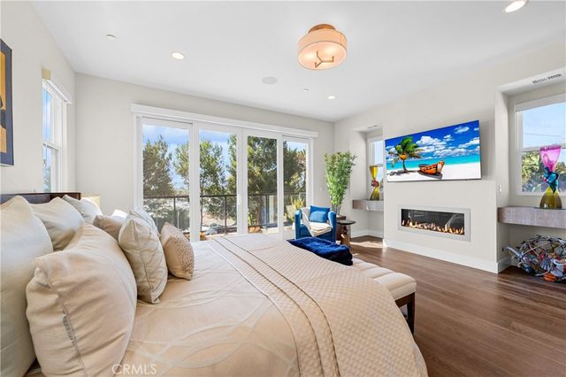 621 Frankfort Avenue, Huntington Beach, CA 92648