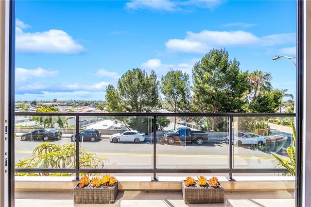621 Frankfort Avenue, Huntington Beach, CA 92648