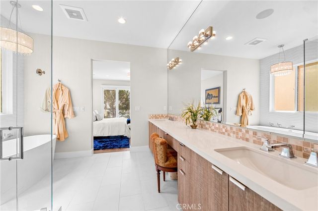 621 Frankfort Avenue, Huntington Beach, CA 92648