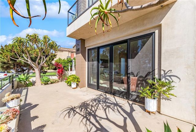 621 Frankfort Avenue, Huntington Beach, CA 92648