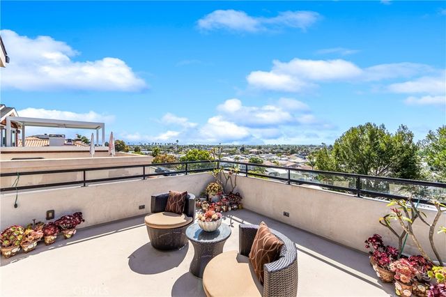 621 Frankfort Avenue, Huntington Beach, CA 92648
