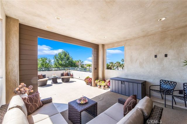 621 Frankfort Avenue, Huntington Beach, CA 92648