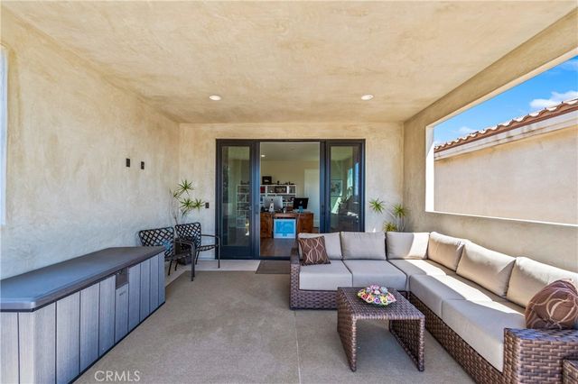 621 Frankfort Avenue, Huntington Beach, CA 92648