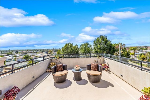 621 Frankfort Avenue, Huntington Beach, CA 92648