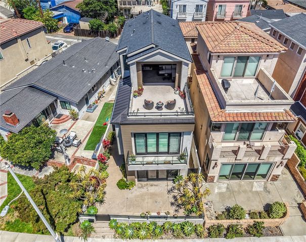 621 Frankfort Avenue, Huntington Beach, CA 92648