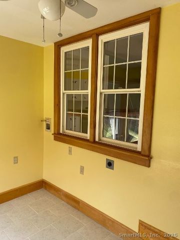 13 Curtis Street, Norwich, CT 06360