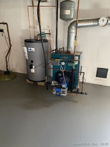 13 Curtis Street, Norwich, CT 06360