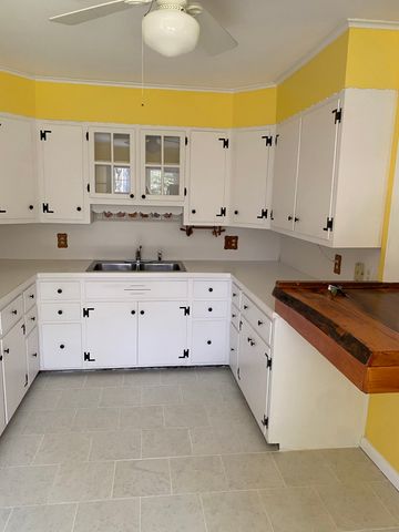 13 Curtis Street, Norwich, CT 06360