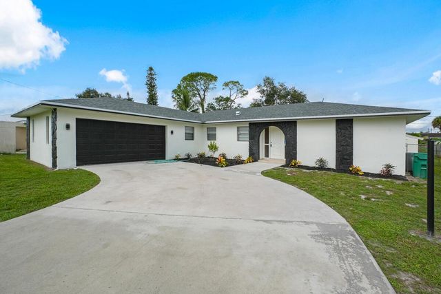 417 SE Tranquilla Avenue, Port St Lucie, FL 34983