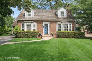 841 Rolling Pass, Glenview, IL 60025