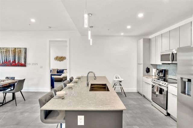 2100 Miami Rd 303, Fort Lauderdale, FL 33316