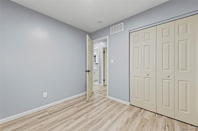 7218 Superior, Center Line, MI 48015