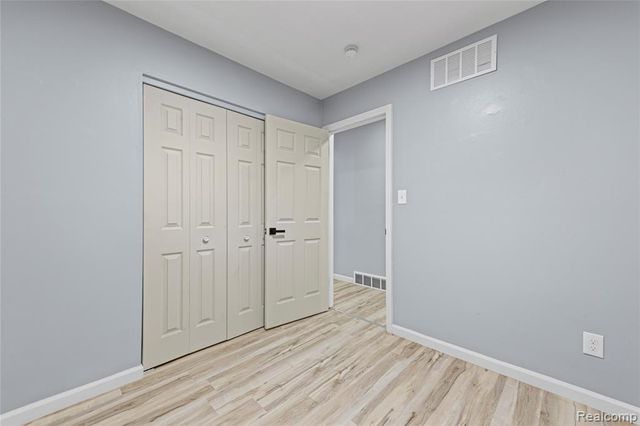 7218 Superior, Center Line, MI 48015